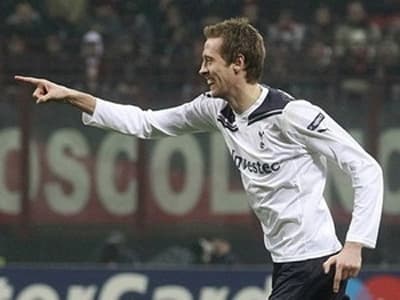 Crouch giúp Tottenham hạ Milan ngay ở San Siro