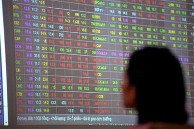 VN-Index rơi tự do