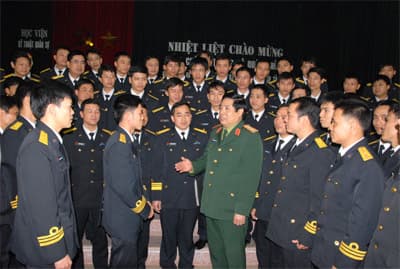 Đại tướng Phùng Quang Thanh thăm, kiểm tra lớp học viên tàu ngầm Hải quân