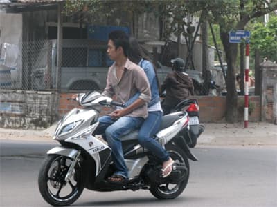 Ngang nhiên vi phạm Luật Giao thông!