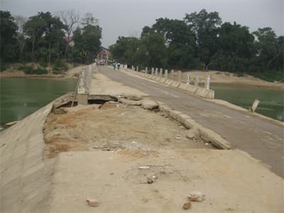 Cần sửa chữa ngay cầu Sơn Giang