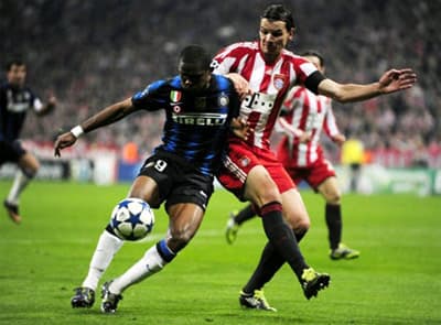 Inter ngược dòng thần kỳ để vào tứ kết