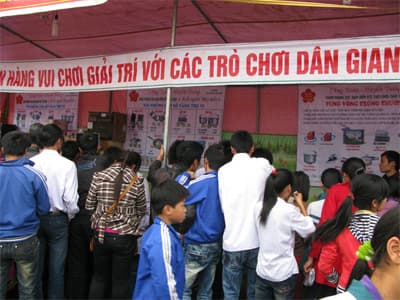 Cờ bạc lấn át tín ngưỡng truyền thống