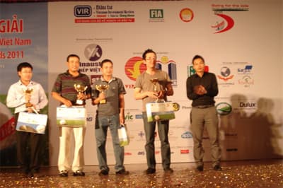 Quyên góp gần 1,2 tỷ đồng vì trẻ em Việt Nam