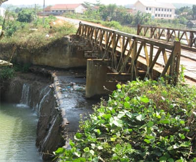 Hồ thủy lợi xã Cư Kbô chờ “vỡ đập”
