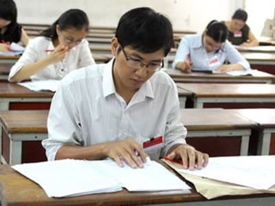 "Các bài thi có dấu hiệu lạ sẽ được chấm tập thể"