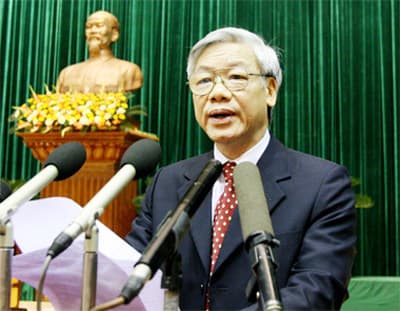 Hoàn thiện thể chế, đẩy mạnh xây dựng, chỉnh đốn Đảng, kiện toàn hệ thống chính trị và làm tốt công tác quy hoạch cán bộ(*)