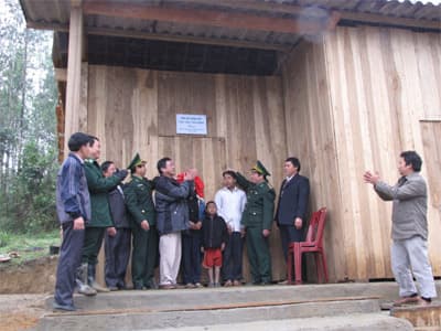 Ấm ấp nghĩa tình quân dân