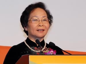 Tặng quà nạn nhân chất độc da cam và học sinh nghèo vượt khó ở hai tỉnh Hà Nam và Ninh Bình