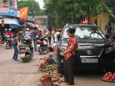 Lấn chiếm lòng đường - đâu lại vào đó!