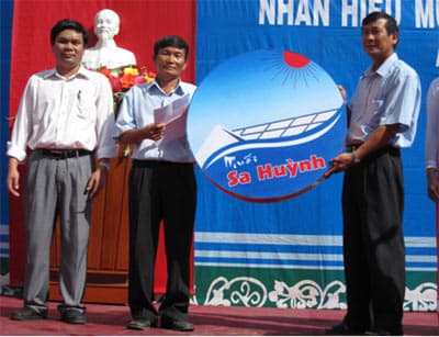 Quảng Ngãi: Công bố nhãn hiệu muối Sa Huỳnh