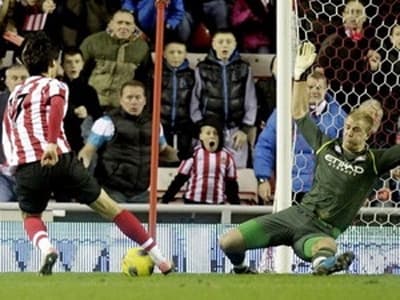 Đến lượt Man City "phơi xác" trong ngày đầu năm