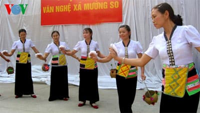 Nhịp xòe ngày xuân