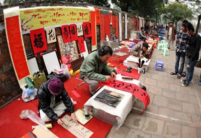 Nhộn nhịp phố ông đồ