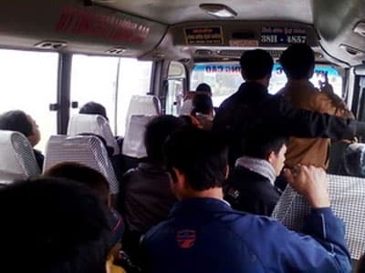 Bắt giữ xe khách 45 chỗ nhồi nhét tới... 78 người!