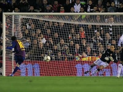 Messi vô duyên, Barca không thể thắng Valencia