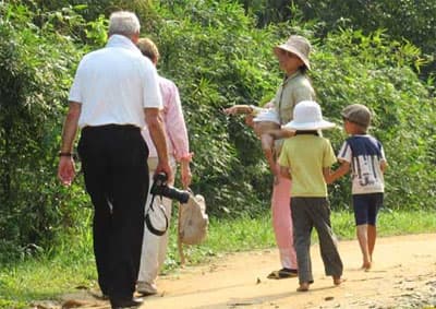 Khắc phục cảnh đeo bám khách du lịch ở Sa Pa