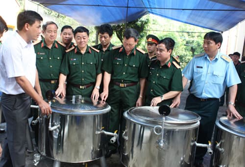 Bộ đội ta từ "ăn no, mặc ấm" đến "ăn ngon, mặc đẹp"