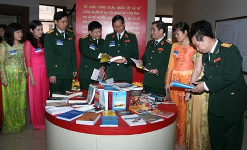 Thu nhập của người lao động trong TCHC  tăng 10%