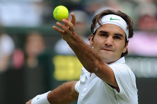 Djokovic và Federer đi tiếp, Venus bị loại
