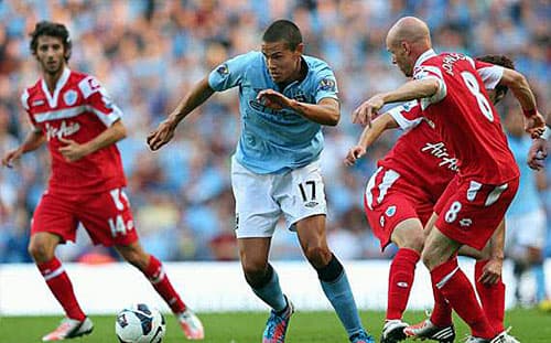 Manchester City leo lên vị trí thứ 4