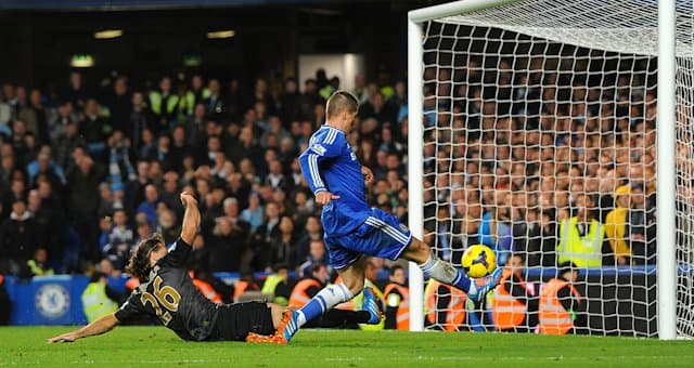 Torres giúp Chelsea giành trọn 3 điểm trên sân nhà