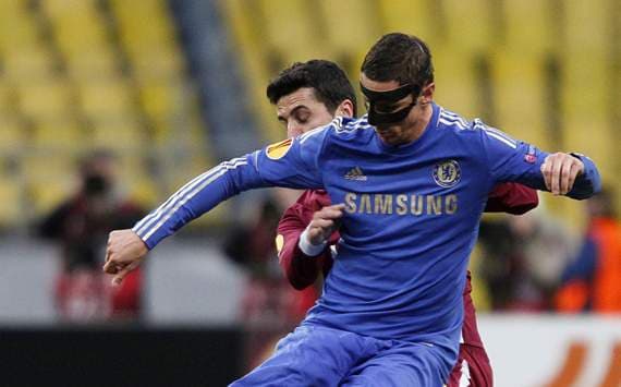Chelsea “hút chết” tại Luzhniki