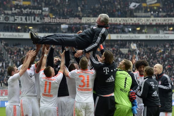 “Hùm xám” vô địch Bundesliga trước 6 vòng đấu