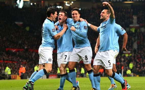 Man City níu kéo giấc mơ
