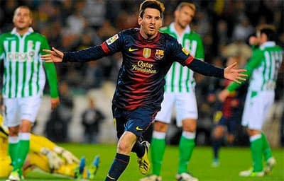 Betis 1-2 Barca: Messi đi vào lịch sử làng túc cầu thế giới
