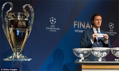 Vòng knock-out Champions League: Mourinho so tài với Sir Alex