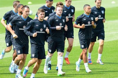 HLV Roy Hodgson: Danh sách “lo lắng” của tôi không có Gerrard và Parker