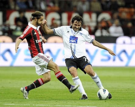 AC Milan lại trắng tay trên sân nhà