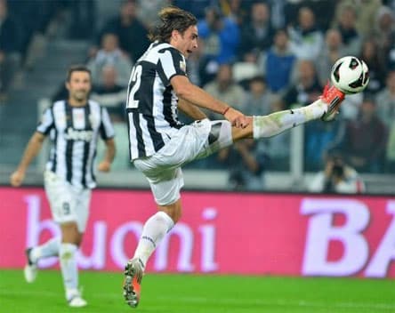 Juve thắng giòn giã, Milan hòa thất vọng