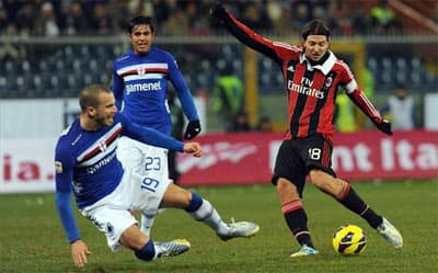 Juve và Milan đều bị cầm chân trên sân khách