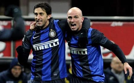 Inter thăng hoa, Milan hòa may mắn