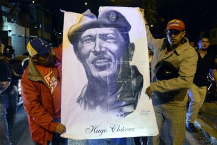Venezuela khen thưởng bác sĩ chữa trị cho Tổng thống Hugo Chavez