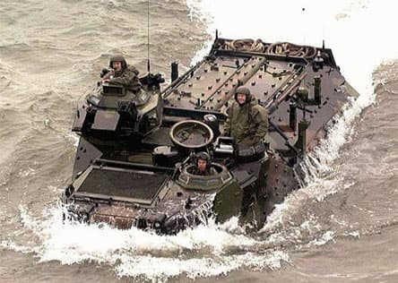 Chile mua xe bọc thép đổ bộ “tồn kho” của Mỹ