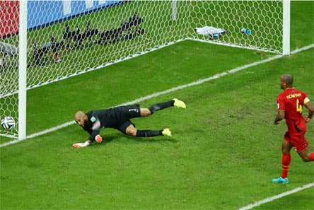 Thủ môn Mỹ lập kỷ lục World Cup