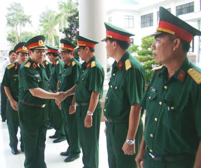 Thượng tướng Ngô Xuân Lịch thăm, làm việc với Bộ CHQS các tỉnh Cà Mau, Kiên Giang và An Giang