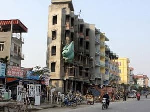 Hà Nội kiên quyết xử lý nhà "siêu mỏng, siêu méo"
