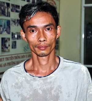 Khởi tố người chồng dùng xăng đốt vợ