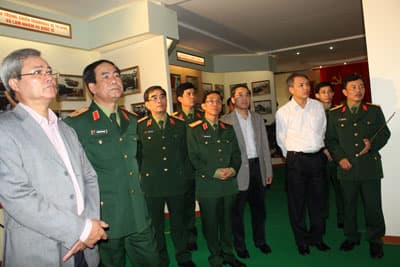 Gắn việc học tập, làm theo Bác với nhiều cuộc vận động lớn