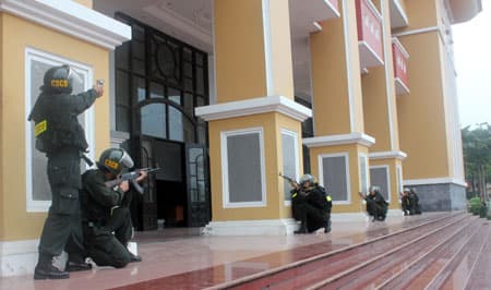 Diễn tập thực binh chống khủng bố