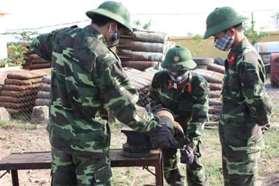 Khắc phục triệt để tư tưởng thụ động trong hoạt động