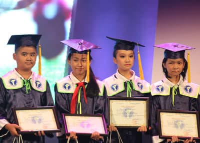 Năm học 2011-2012: Vinamilk trao 1000 suất học bổng trị giá 1 tỷ đồng