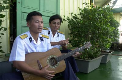 Quà của bộ đội nhà giàn