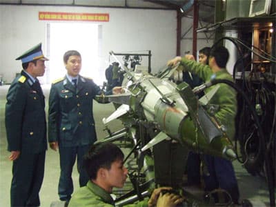 Không “đóng cửa” để thi đua