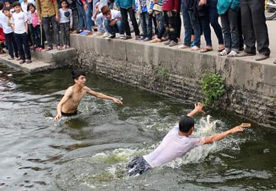 Đặc sắc hội làng Trịnh Nguyễn