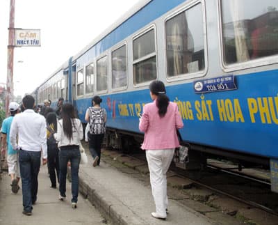 Giảm 10% giá vé tàu cho học sinh đi thi, nhập học